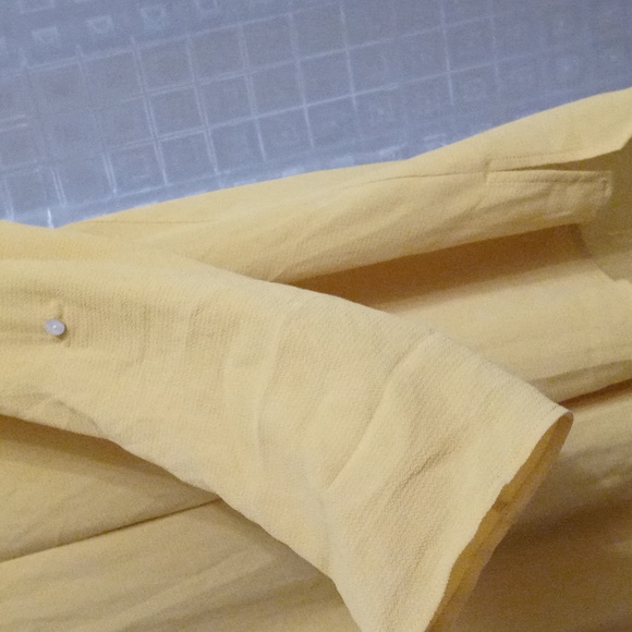 Oversized Women's Yellow High/Low Blouse - Picture 4 of 10